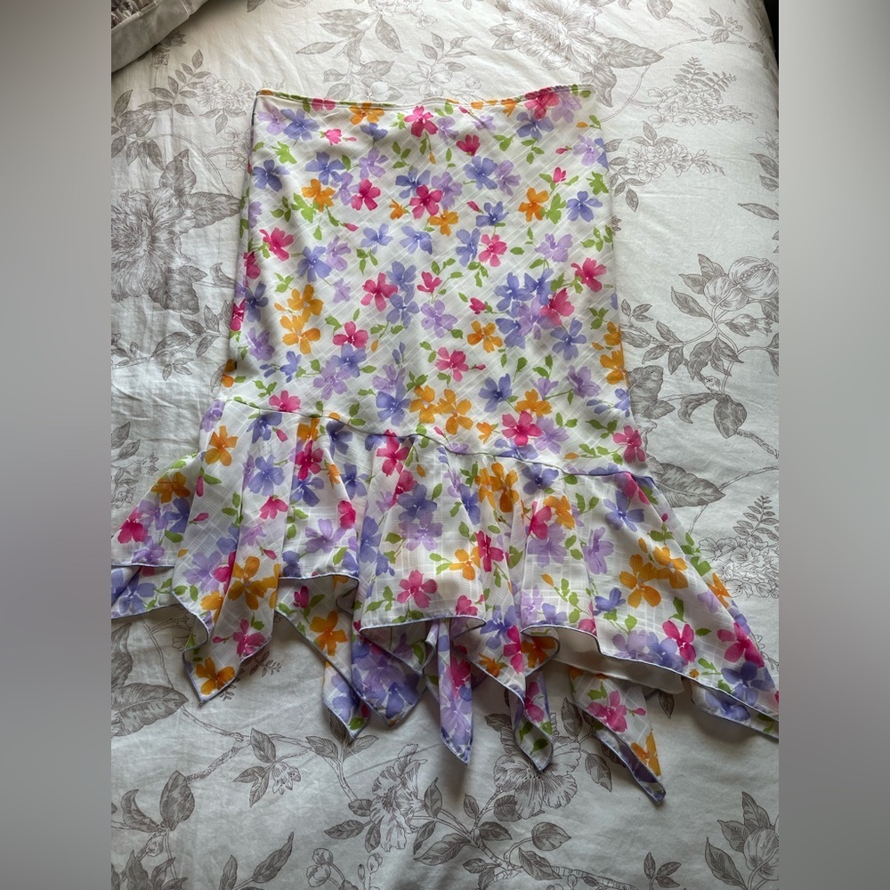 Vintage White Floral Asymmetric Ruffle Skirt XL Fairycore Romantic, Feminine 90s